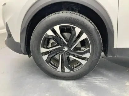 Photo 14 Peugeot 2008  Electrique 136 ch Allure