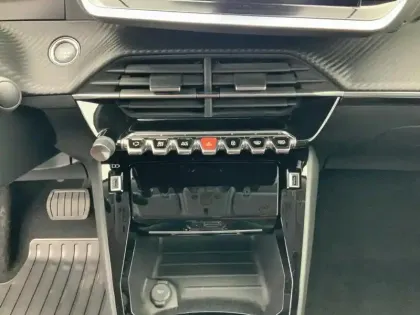 Photo 12 Peugeot 2008  Electrique 136 ch Allure