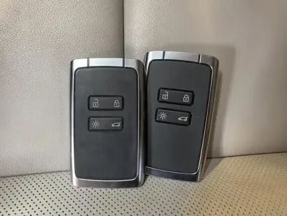 Photo 21 Renault Captur Blue dCi 115 EDC Initiale Paris 5p