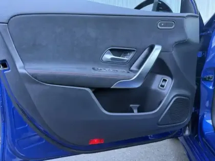 Photo 17 Mercedes Classe A 250 e Hybrid EQ AMG Line