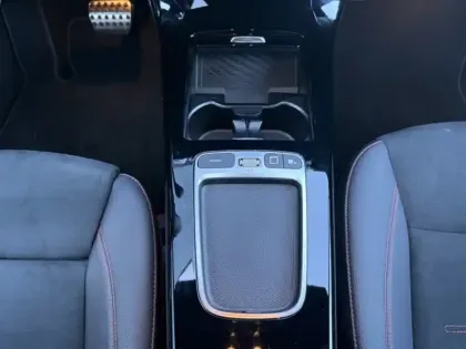 Photo 14 Mercedes Classe A 250 e Hybrid EQ AMG Line