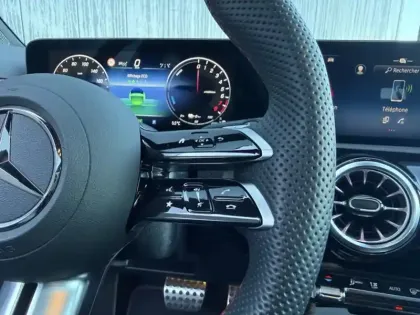 Photo 25 Mercedes Classe A 250 e Hybrid EQ AMG Line