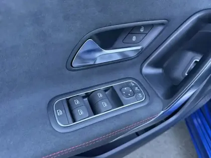 Photo 19 Mercedes Classe A 250 e Hybrid EQ AMG Line