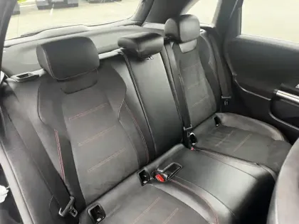 Photo 17 Mercedes Classe B 200 d AMG Line Edition