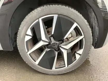 Photo 38 Peugeot 208 Gén. II Ph2 GT 5