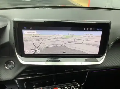 Photo 14 Peugeot 208 Nouvelle PureTech 100 S&amp;S BVM6 GT