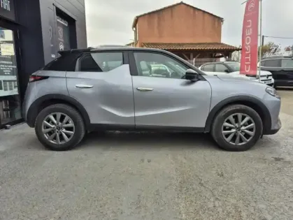 Photo 21 DS DS 3 1.5 BLUEHDI 130 AUTOMATIQUE BASTILLE