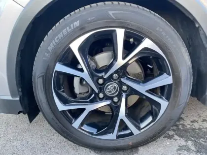 Photo 8 Toyota C-HR 1.8 HYBRIDE 122 DESIGN