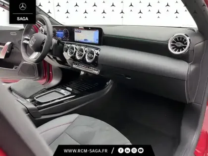 Photo 15 Mercedes Classe A 200 d AMG Line