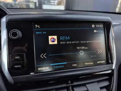 Photo 28 Peugeot 208 Puretech 82 Signature