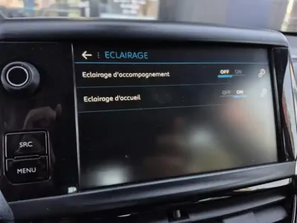 Photo 8 Peugeot 208 Puretech 82 Signature