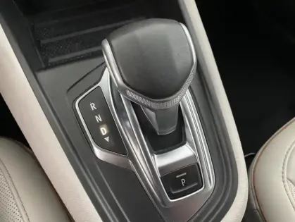 Photo 20 Renault Captur TCe 155 EDC FAP Initiale Paris 5p