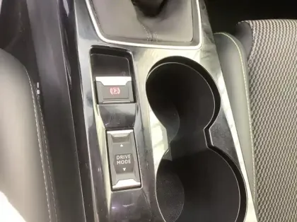 Photo 26 Peugeot 208 Nouvelle PureTech 100 S&amp;S BVM6 GT