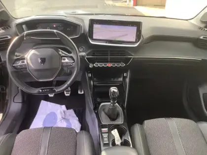 Photo 12 Peugeot 208 Nouvelle PureTech 100 S&amp;S BVM6 GT