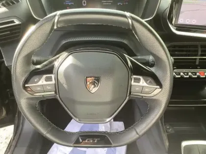 Photo 17 Peugeot 208 Nouvelle PureTech 100 S&amp;S BVM6 GT