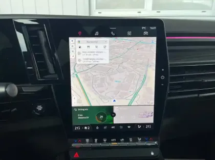 Photo 3 Renault Austral 1.2 E-Tech full hybrid 200ch Iconic- 24