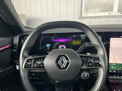 Photo 6 Renault Austral 1.2 E-Tech full hybrid 200ch Iconic- 24