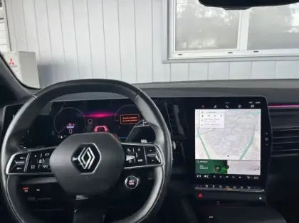 Photo 2 Renault Austral 1.2 E-Tech full hybrid 200ch Iconic- 24