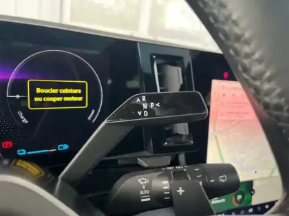 Photo 7 Renault Austral 1.2 E-Tech full hybrid 200ch Iconic- 24