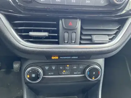 Photo 4 Ford Fiesta 1.1 75ch Titanium 5p