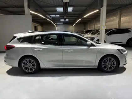 Photo 18 Ford Focus  SW 1.0 EcoBoost 125ch mHEV ST Line