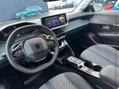 Photo 14 Peugeot 208  1.2 Hybrid 110ch Envy e-DCS6