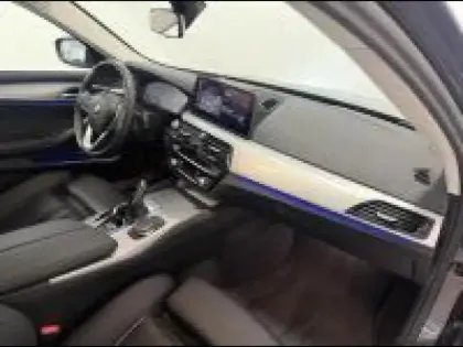 Photo 7 BMW Serie 5 Série 5 530dA xDrive 286ch Lounge Steptronic