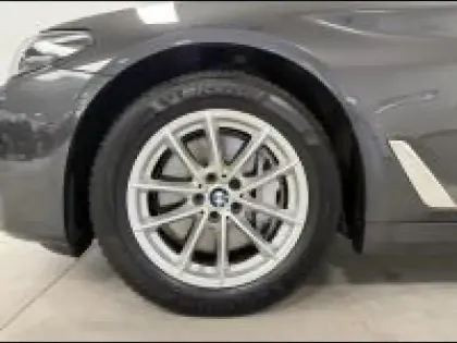 Photo 8 BMW Serie 5 Série 5 530dA xDrive 286ch Lounge Steptronic