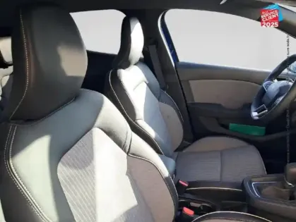 Photo 4 Renault Clio  1.6 E-Tech 145ch full hybrid Techno - 24 Camera GPS