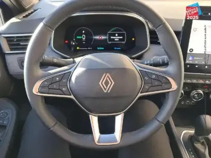 Photo 11 Renault Clio  1.6 E-Tech 145ch full hybrid Techno - 24 Camera GPS