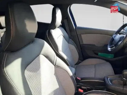 Photo 19 Renault Clio  1.6 E-Tech 145ch full hybrid Techno - 24 Camera GPS