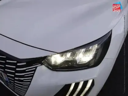 Photo 12 Peugeot 208  1.2 PureTech 100ch S&S Allure