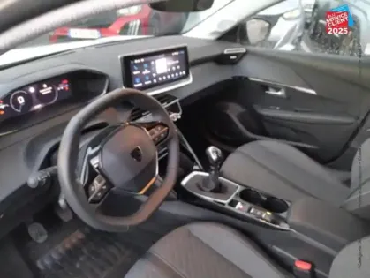 Photo 14 Peugeot 208  1.2 PureTech 100ch S&S Allure