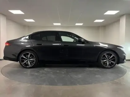 Photo 2 BMW Serie 5 Série 5 530e 299ch M Sport xDrive