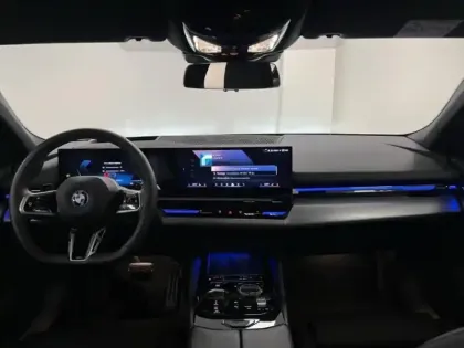 Photo 7 BMW Serie 5 Série 5 530e 299ch M Sport xDrive