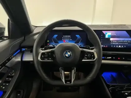 Photo 8 BMW Serie 5 Série 5 530e 299ch M Sport xDrive