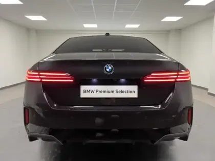 Photo 4 BMW Serie 5 Série 5 530e 299ch M Sport xDrive