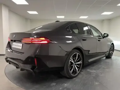 Photo 3 BMW Serie 5 Série 5 530e 299ch M Sport xDrive