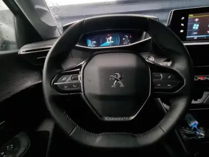 Photo 9 Peugeot 208  e- 136ch Style