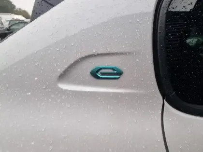 Photo 14 Peugeot 208  e- 136ch Style