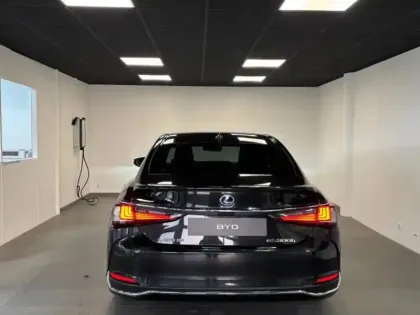 Photo 3 Lexus Es  300h Busins