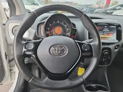 Photo 12 Toyota Aygo  1.0 VVT-i 69ch x-play 5p