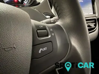 Photo 12 Peugeot 2008  1.2 PureTech 82ch E6.c Signature S&S