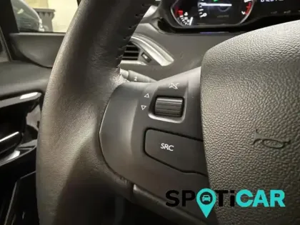 Photo 13 Peugeot 2008  1.2 PureTech 82ch E6.c Signature S&S