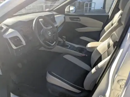 Photo 8 Nissan Qashqai  1.3 Mild Hybrid 140ch Tekna