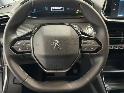 Photo 14 Peugeot 2008  e- 136ch Style