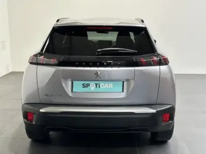 Photo 4 Peugeot 2008  e- 136ch Style