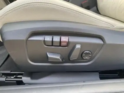 Photo 9 Mini Cooper  Cabrio S 204ch Favoured DKG7