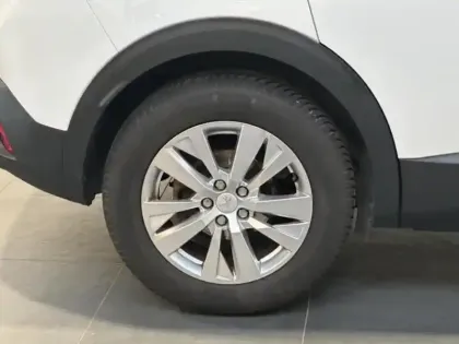 Photo 9 Peugeot 3008  1.2 130 Active Carplay Pack hiver