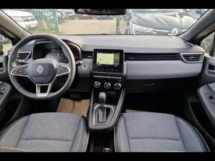 Photo 8 Renault Clio  1.6 E-Tech 145ch full hybrid Techno - 24